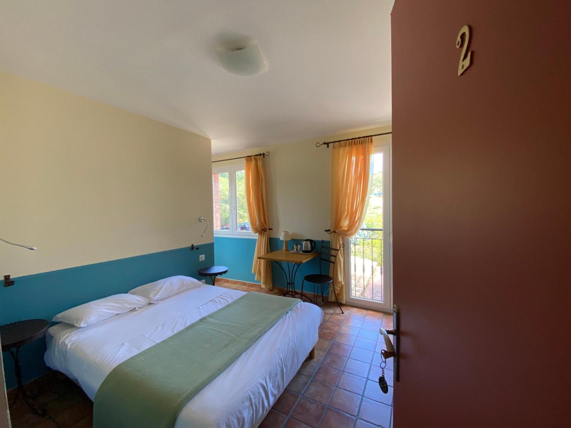 Auberge La Table Du Cure Cucugnan Bagian luar foto