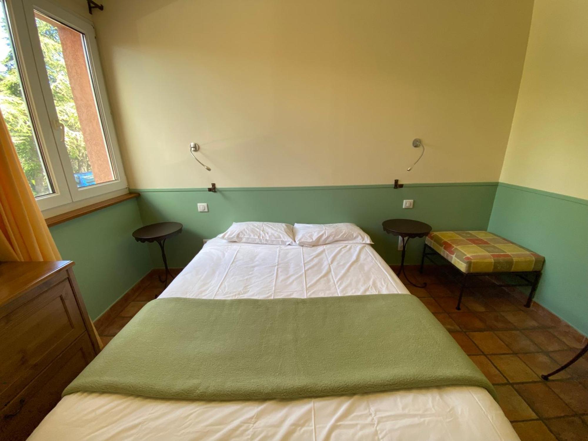 Auberge La Table Du Cure Cucugnan Bagian luar foto