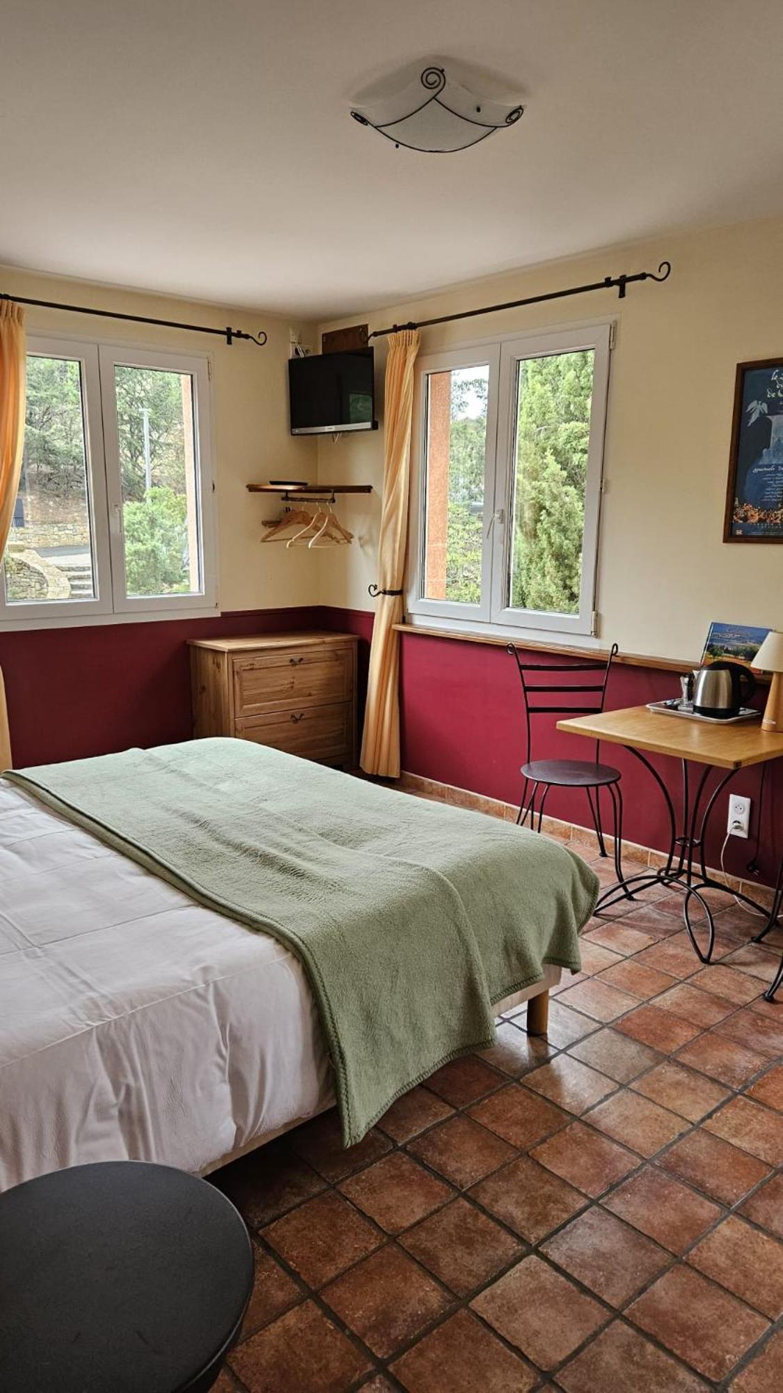 Auberge La Table Du Cure Cucugnan Bagian luar foto